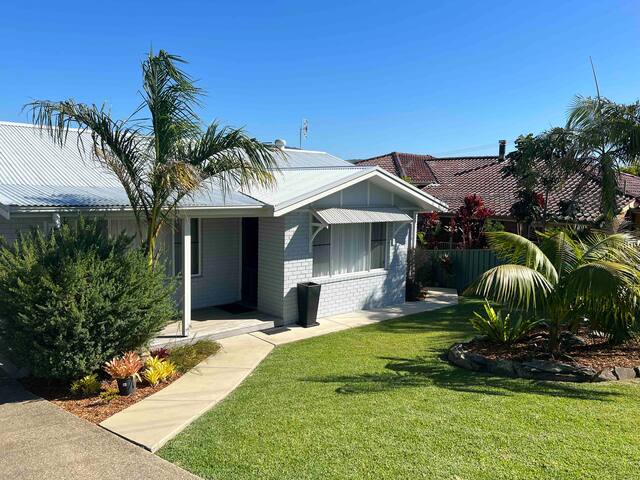 Seamist @ Scotts Head, the perfect beach retreat.