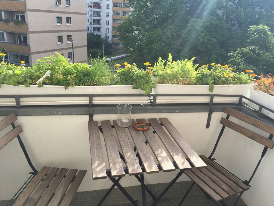 Very nice spot for two for summer breakfasts or cool down evenings.
