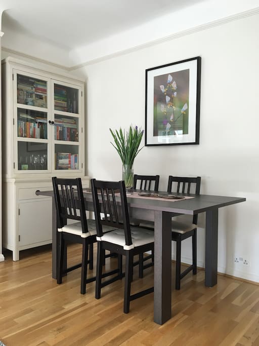 Dining area for 6-10 (opening)