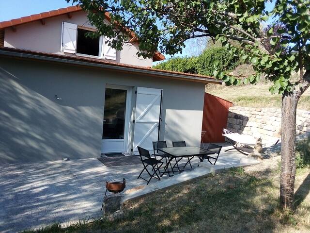 studio à louer 4km autoroute proche chatel guyon