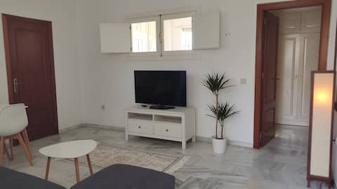 Successful Airbnb property: Downtown with parking and a rooftop in La Goleta
