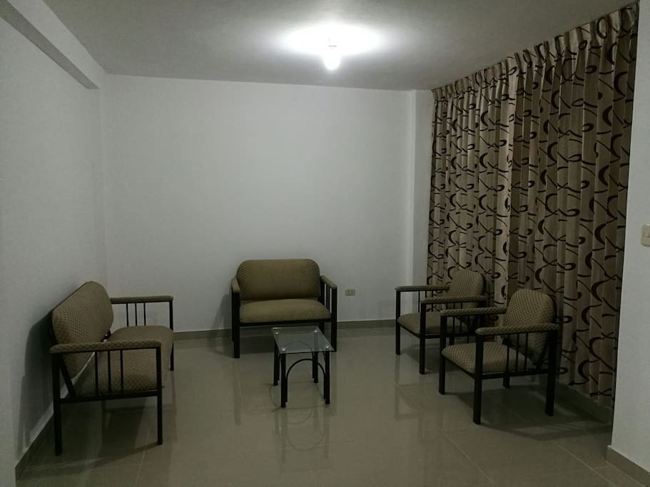 Sala amplía