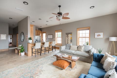 Private Two Bedroom Loft Space in Downtown Bastrop
