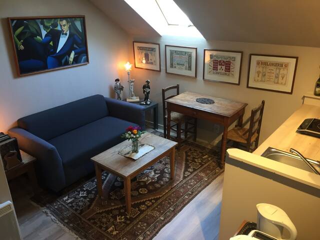 Less than 5 minutes (by car) from Deauville