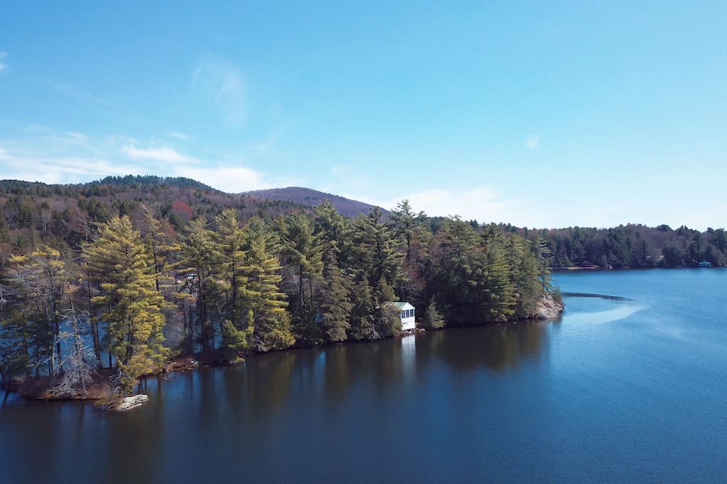 1 Acre Private Island with Cottage Islands for Rent in Hinesburg, Vermont, United States