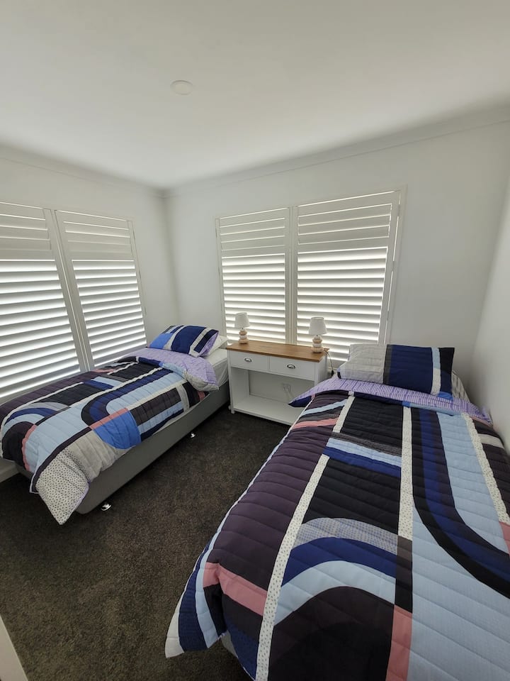 Ghorofa ya juu 2 single