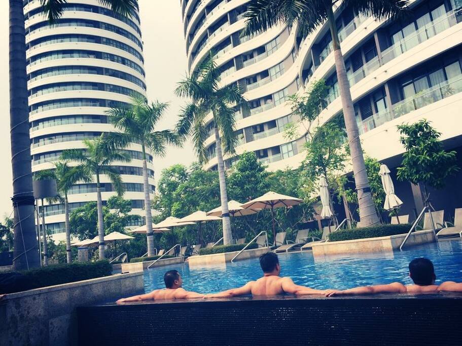 Enjoy our resort like pool every day with my brothers. CityGarden has best private and clean pool