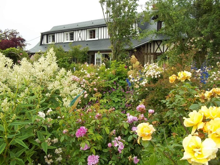 La Parenthèse dans son jardin !!