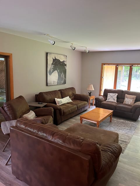 Successful Airbnb property: Luxury Cabin with Indoor HEATED Salt Water Pool in Old Forge
