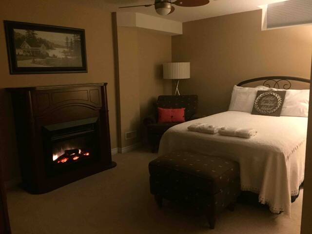 Airbnb Courtice Vacation Rentals Places To Stay