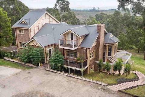 Salisbury House (Upper)