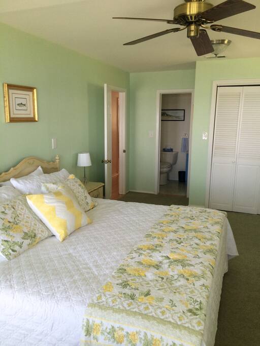 Master Bedroom - King - Has Direct Deck Access