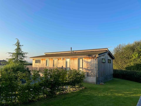 Relax at Ash Lodge with Marina views dog friendly