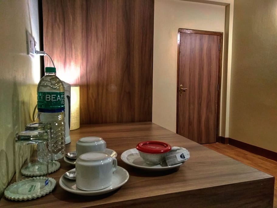 Breeze Vale Homestay provides complementary breakfast to all our guest. Additional to our complimentary breakfast we also give out complimentary water and tea/coffee bags in each suite. ☕