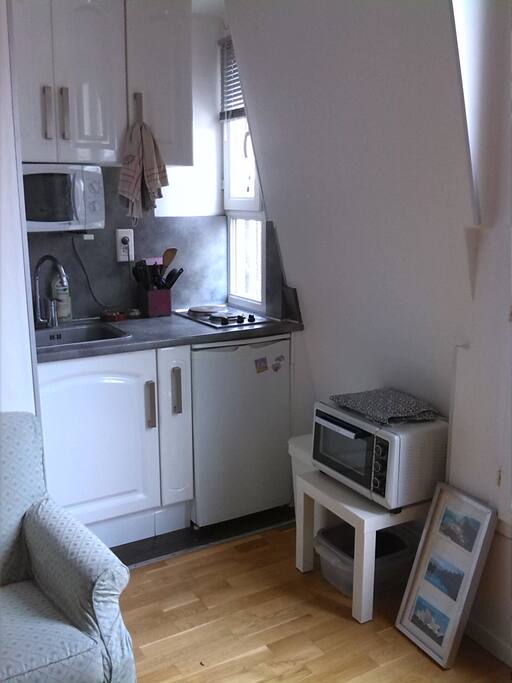 Kitchenette / the small kitchen