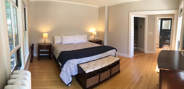 მე-2 სართულიანი კინგ-ოთახი