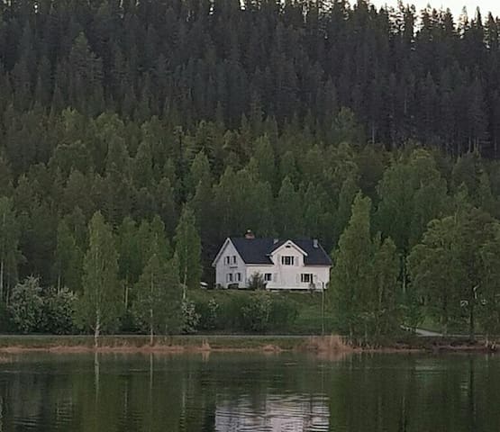 Swedish Lapland lakeside apartment in Österjörn