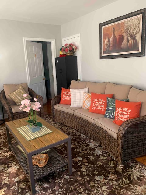 Cozy Room near metro ( 8), A minute from Dc