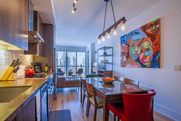 “Amazing 2 Bedrooms Condo” in Downtown Toronto”