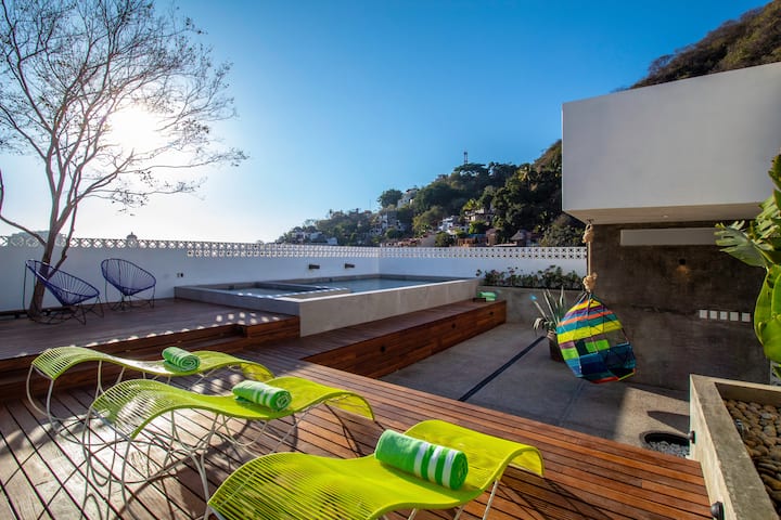 Cuale Condos 1 Bedroom #401 "Romantic Zone"