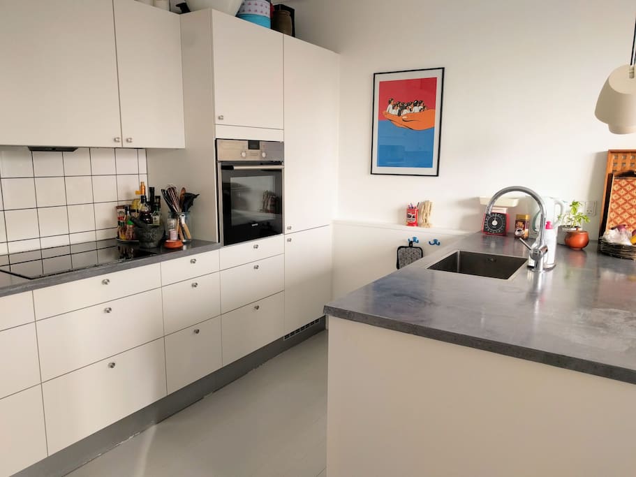 Kitchen - fully equipped.
