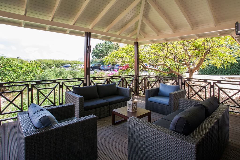 Veranda lounge