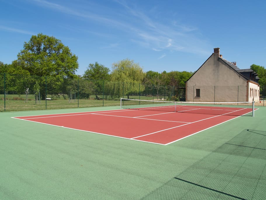 Terrain de Tennis récent privé