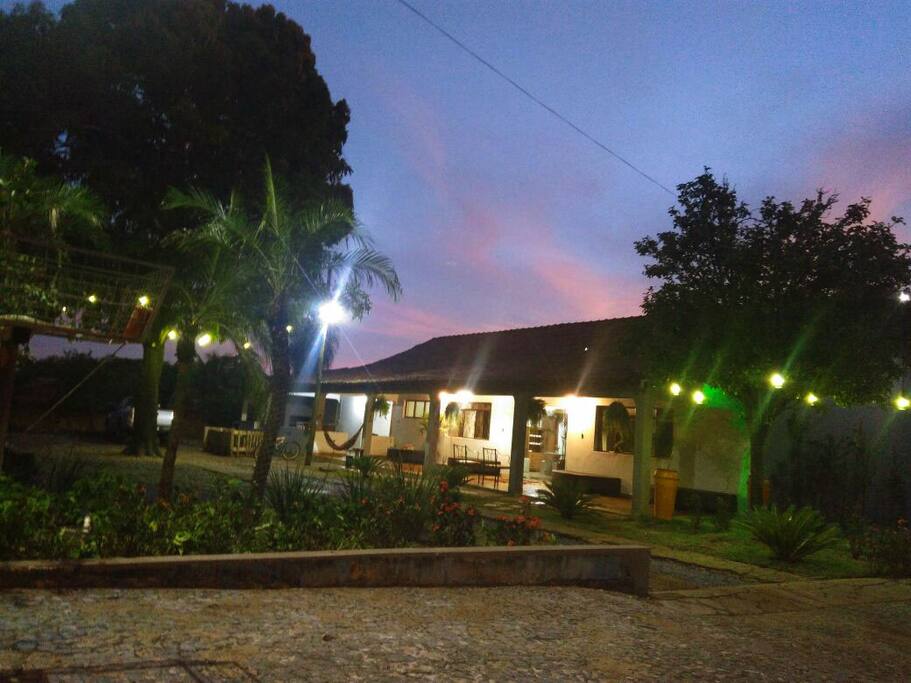 Como já disse pessoa: "Na casa defronte de mim e dos meus sonhos,
Que felicidade há sempre! "