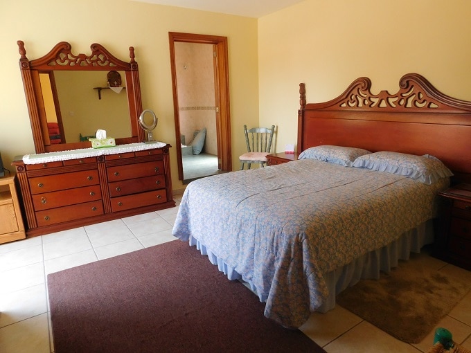 Bedroom with double bed