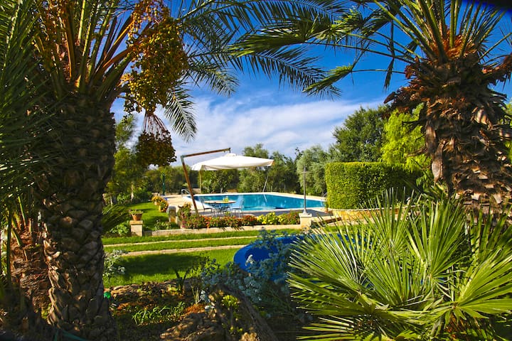 Apartment in Villa, 10Km Gallipoli, 16-24 people