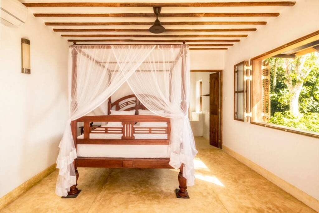 Four Poster Bed