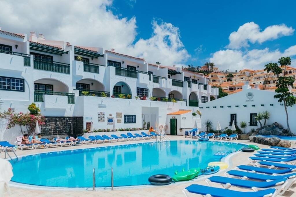 In complex with swimming pools with free Wi-Fi in public areas.
En complejo con piscinas con Wffi gratis en zonas comunes.
