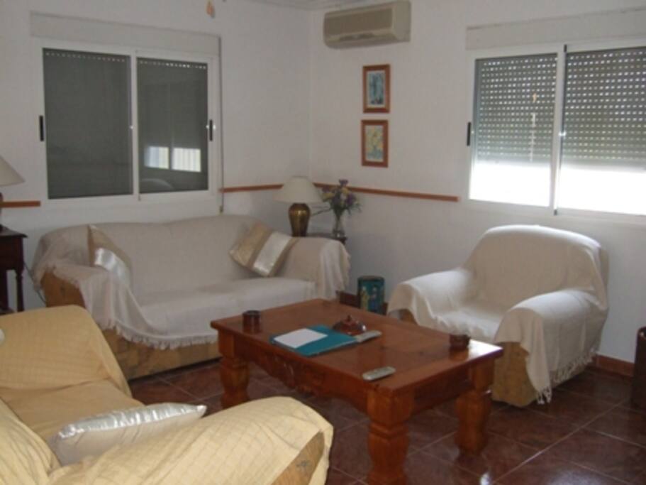 Comfortable lounge area with Sat TV/DVD
