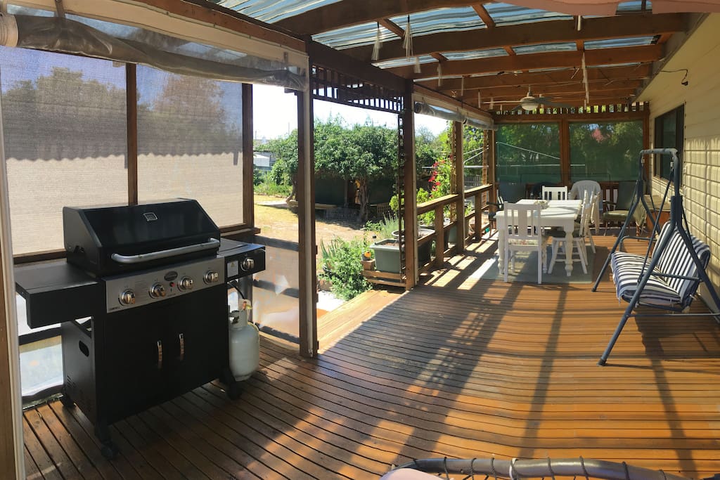 Undercover BBQ and deck space