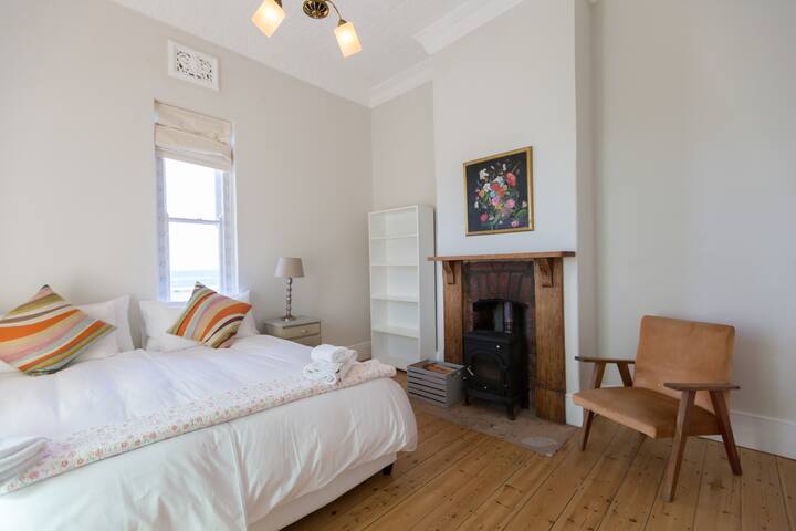 Strathmore Flat in the annex of Chartfield gallery image 5