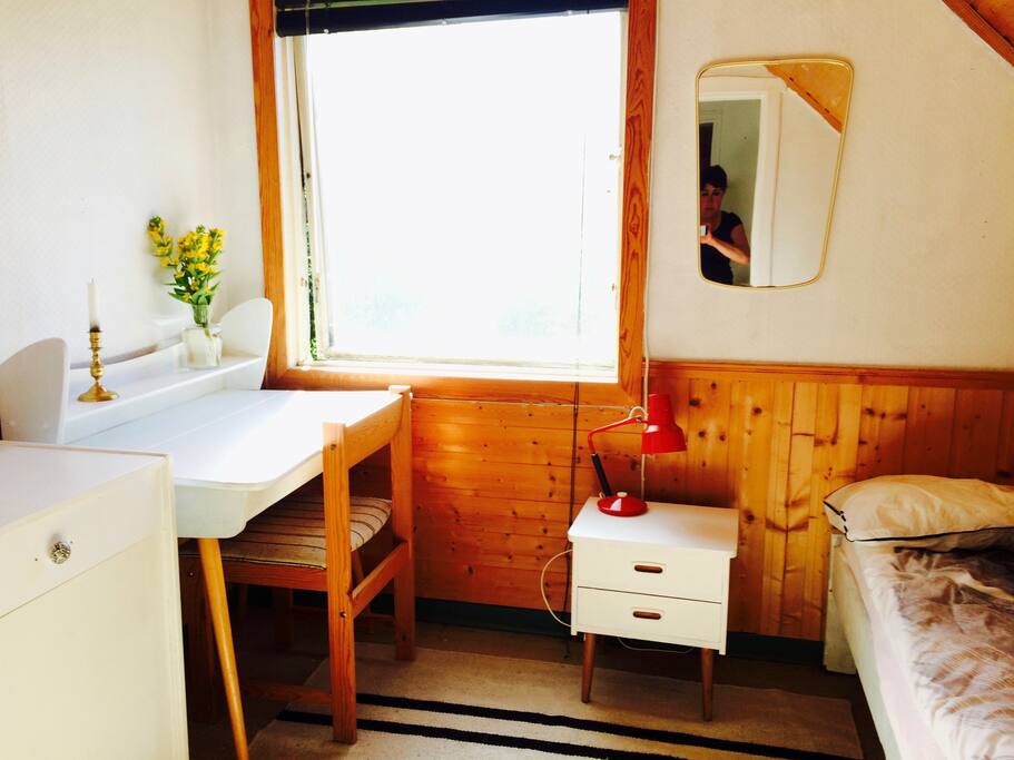 This is how you'll see the room as you get in :)