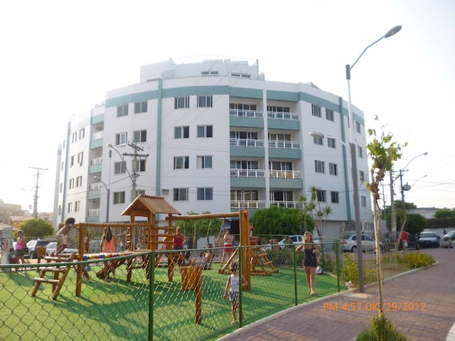 APTO PERTÍSSIMO DA PRAIA FORTE CENTRO TvCabo Wifi