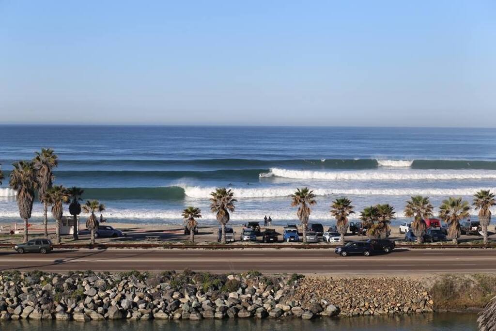 Amazing ocean and surf views from almost all rooms.