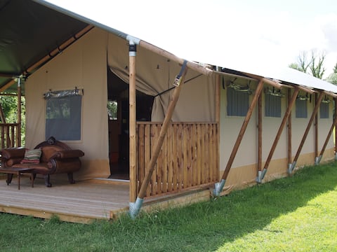 1. Glamping Lodges in Idyllic countryside, Wilts