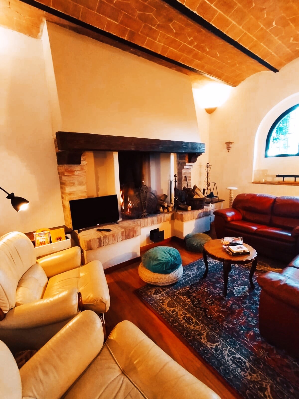 Top Airbnb: Exclusive use of the farmhouse, swimming pool, en-suite rooms, A/C in Sovicille