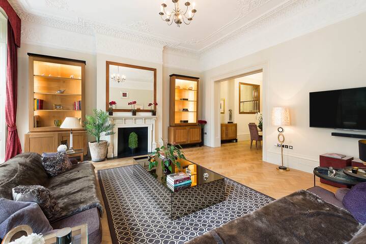 Grand Ambassadorial Duplex Apartment Hyde Park gallery image 2