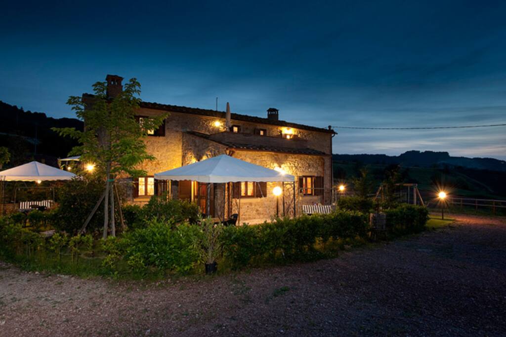 Casale di sera