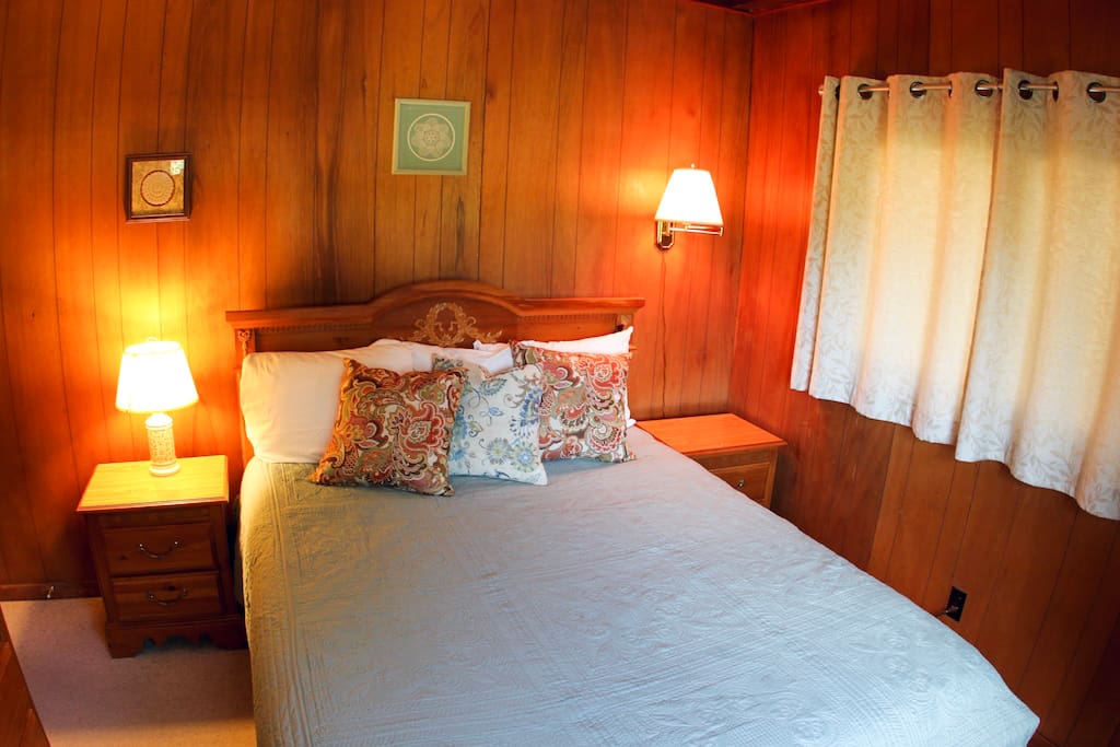Queen bedroom on 1st floor