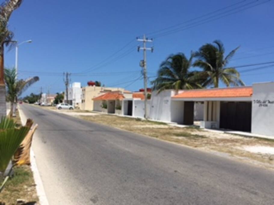 Fachada de la casa sobre Avenida