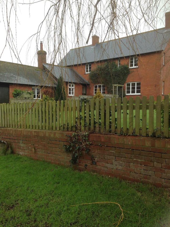 Martinsfield Farm Cottage