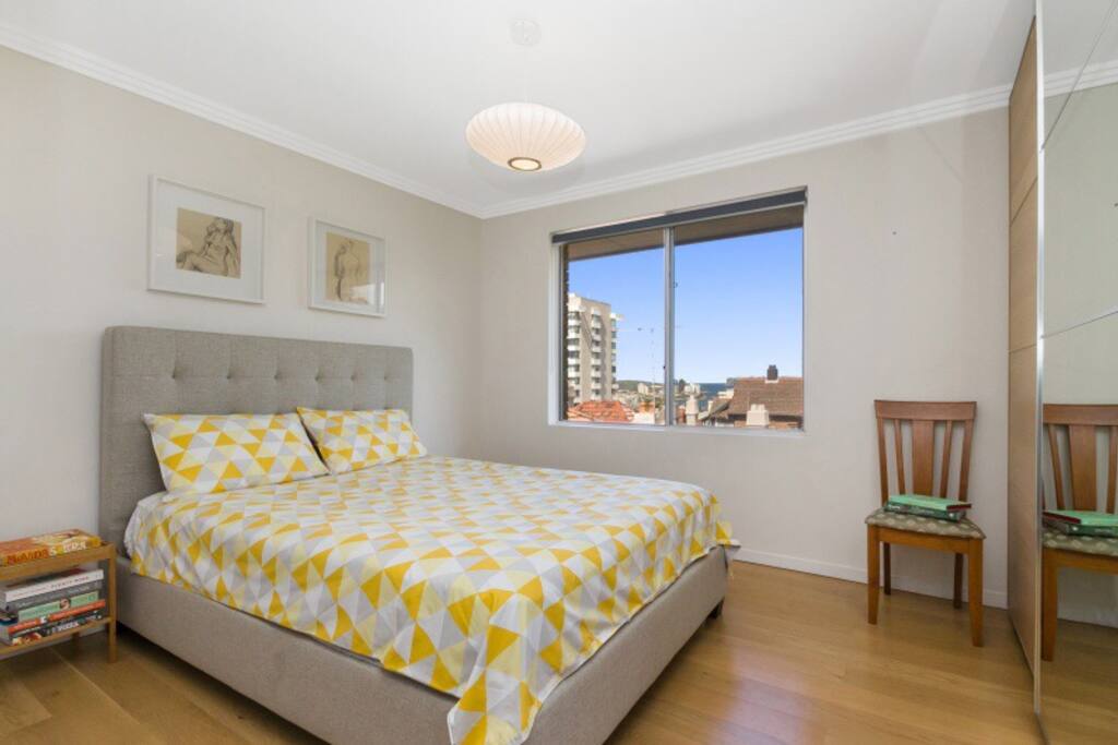 Main bedroom with queen size bed
