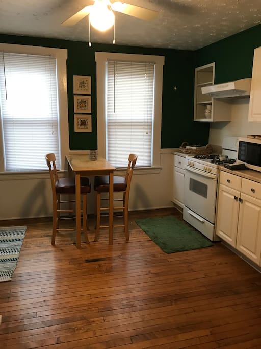 Full eat in kitchen with all appliances
