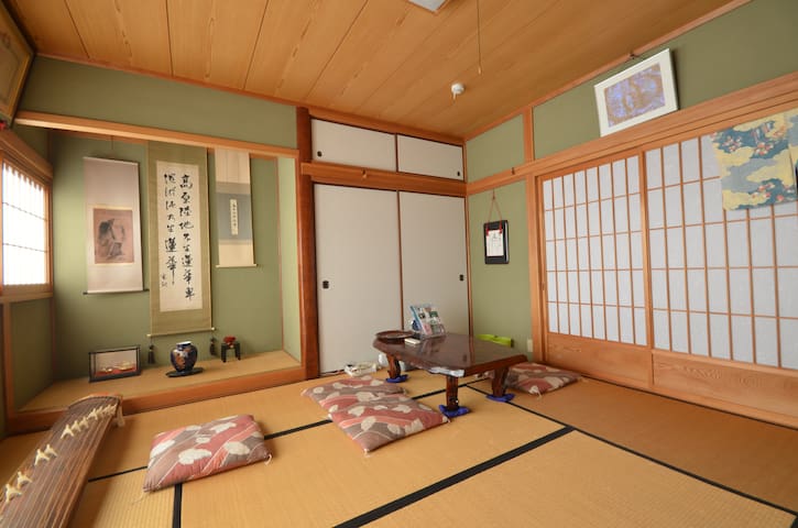 private house for rent at the foot of Yashima