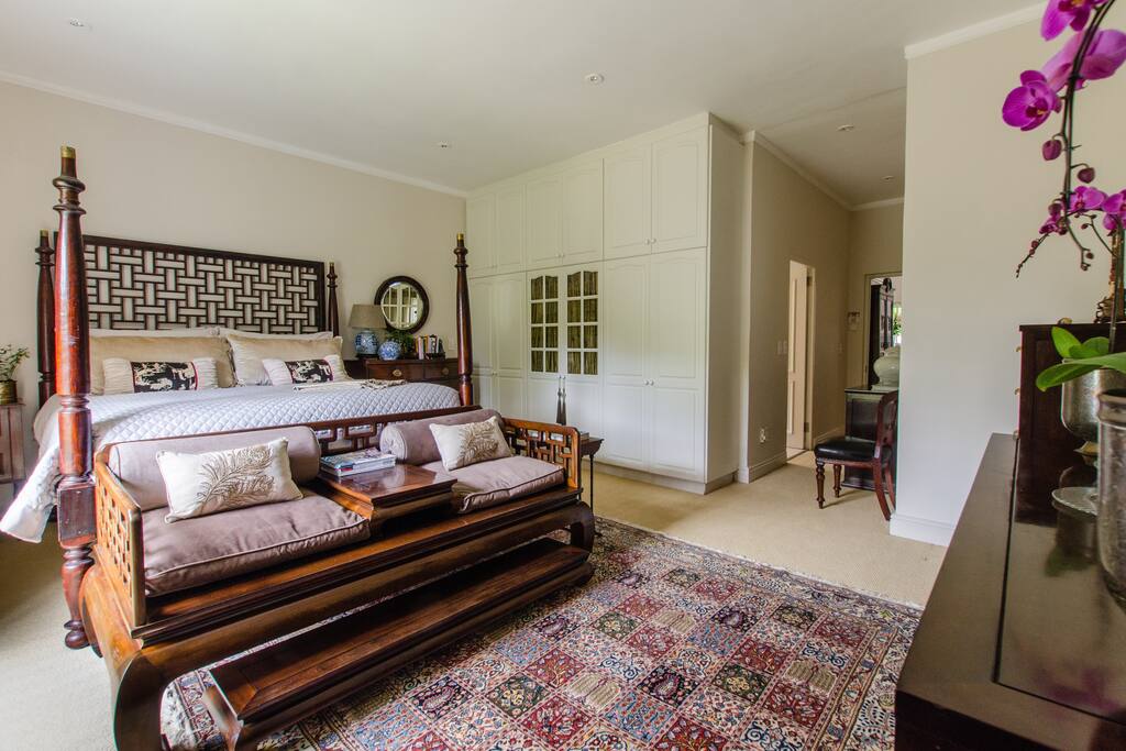 King suite with full en-suite bathroom