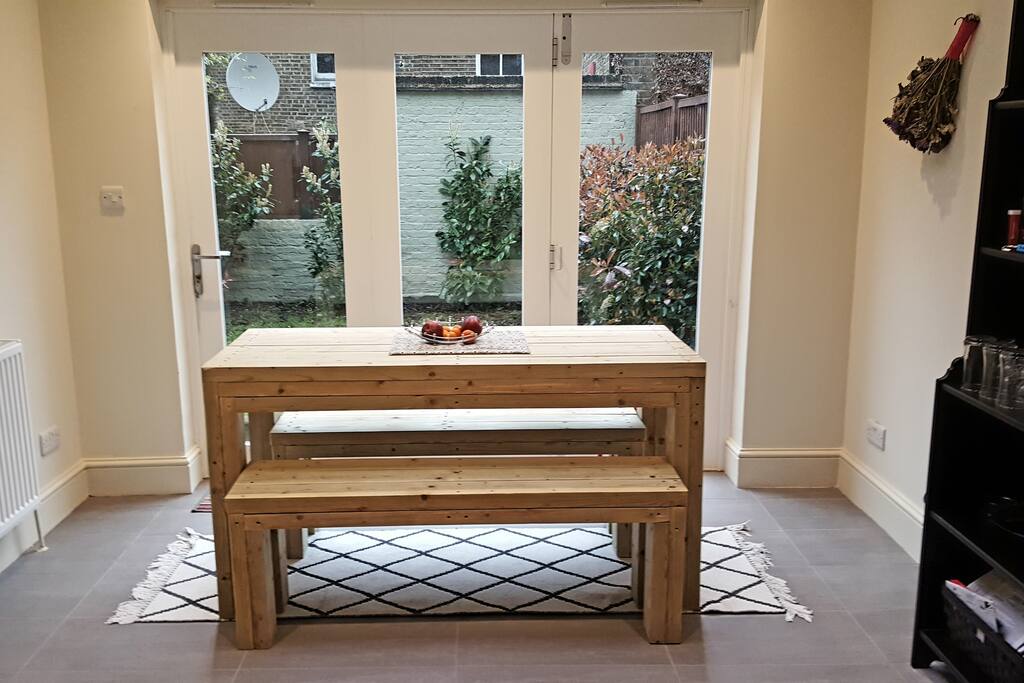 Dining room/ Garden